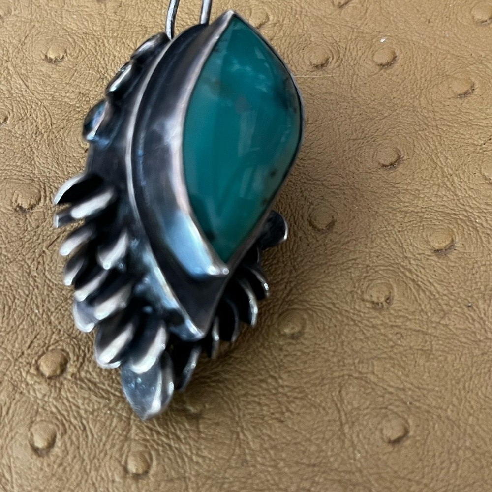 Handcrafted one of a kind Silver and Opal chrysoprase treasure box pendant - Picture 8 of 9